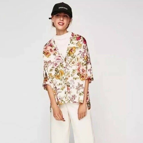 Zara Tops - ZARA Flowing Floral Blouse - Size XS